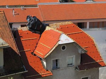 Obnovljena streha na občinski stavbi