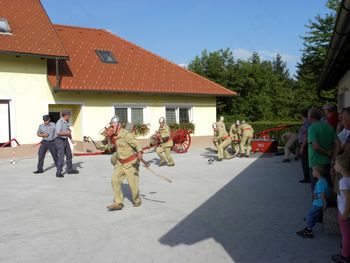 4. tekmovanje s starimi ročnimi in motornimi brizgalnami v Braslovčah
