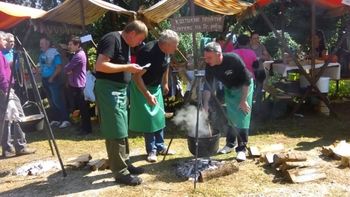 Kuhanje bučnega golaža v Središču ob Dravi