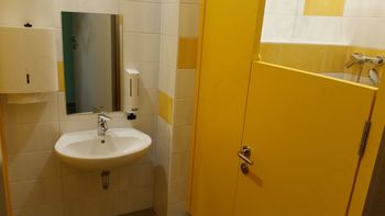 Nove sanitarije v podružnici Žitečka vas