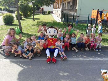Obisk bibliobusa z Nodijem