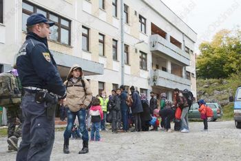 Začasni nastanitveni center za migrante ostaja v pripravljenosti