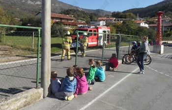 Mladi gasilci na obisku v Vrhpolju Mladi gasilci na obisku v Vrhpolju