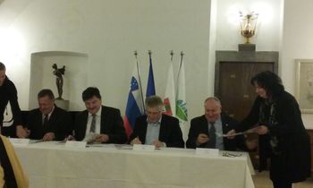 Podpisana partnerska pogodba Lokalne akcijske skupine Sožitje med mestom in podeželjem
