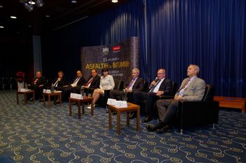 Po kakšnih cestah se bomo vozili čez 15 let?