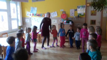 BIVŠA SODELAVKA, SEDAJ BABICA