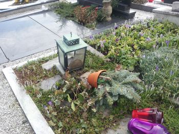 Poziv lastnikom grobov 