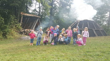 Otroci v Oglarski deželi