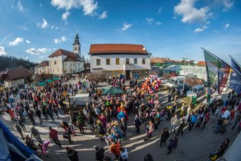Utrinki iz 18. Podkrimskega pustnega karnevala