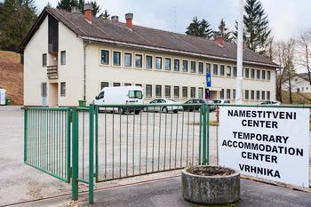 Oživitev begunskega centra?