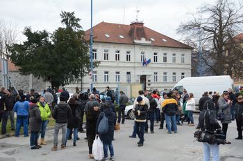 Protest proti begunskemu centru