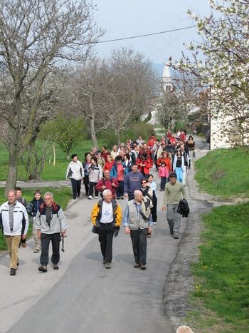 Emavs k sv. Mariji Magdaleni in gledališka predstava