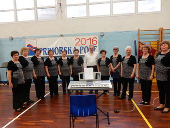 NASTOP ŽENSKEGA PEVSKEGA ZBORA DRUŠTVA ŽENA MIREN-OREHOVLJE NA PRIMORSKI POJE V TRSTU