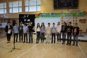 Izvrstni uspehi mladih čebelark in čebelarjev Osnovne šole F. S. Finžgarja Lesce Izvrstni uspehi mladih čebelark in čebelarjev Osnovne šole F. S. Finžgarja Lesce