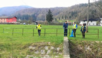 110 Borovničanov je vestno očistilo okolico