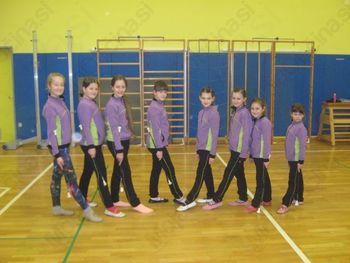 Konjice twirlajo