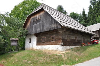 Literarni večer v Skomarski hiši