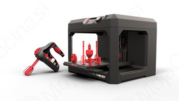 Računalniške novice podarjajo 3D printer