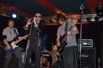 Koncert skupin Kronika in Spotless minds