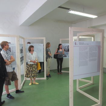 ODPRTJE RAZSTAVE  "POGLED V PRIHODNOST S SPOMINOM PRETEKLOSTI"  IN VABILO K OGLEDU