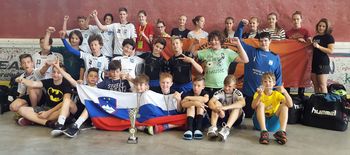 IGRALKE IN IGRALCI SLOVENJGRAŠKE ROKOMETNE ŠOLE PONOVNO USPEŠNI NA MEDNARODNEM TURNIRJU V AVSTRIJI