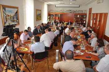 Polna sejna soba Območne obrtno podjetniške zbornice Slovenske Konjice
