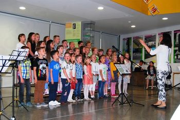 Koncert pevskih zborov in razstava likovnih izdelkov