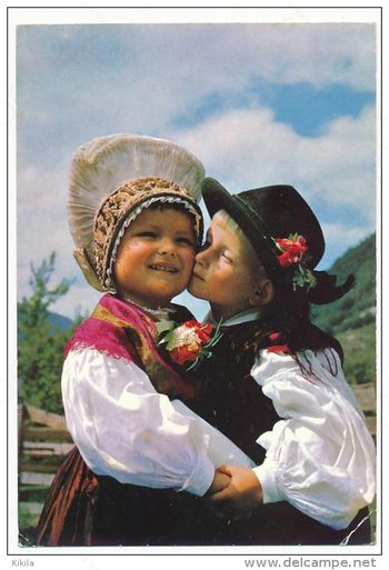 MLADINSKI FOLKLORNI FESTIVAL