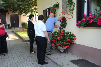 Položitev venca in sveče