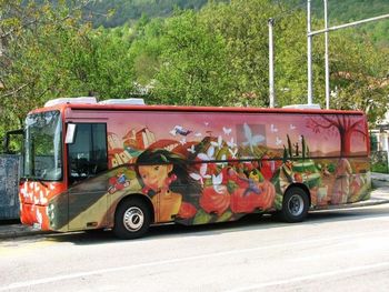 Predstavitev novega bibliobusa Knjižnice Mirana Jarca Novo mesto v Dolenjskih Toplicah