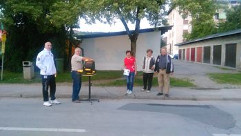 Priprave na poslikavo garaž (foto: Lidija Eler Jazbinšek)