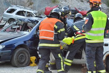 Tehnično reševanje ob prometnih nesrečah