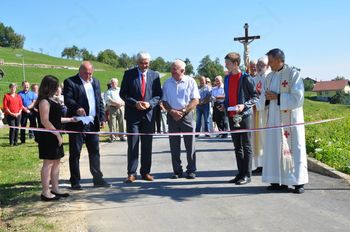 Blagoslov asfaltirane ceste in maša pri sv. Martinu Zlakova 