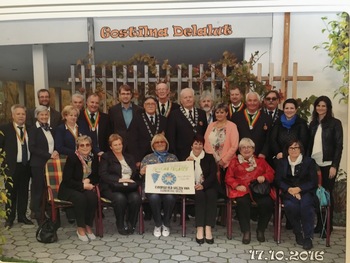 Trgatev potomke najstarejše vinske trte