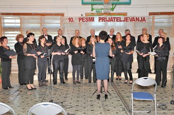 Pesem prijateljskih zborov