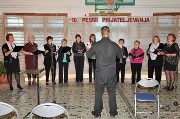 Pesem prijateljskih zborov