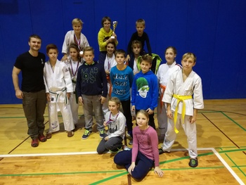 NA DRŽAVNEM PRVENSTVU V JU JITSU IPPON NA TREH ZMAGOVALNIH STOPNICAH 
