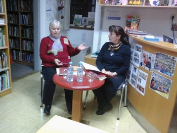 MINKA PEČAVER POTOČNIK GOSTJA LITERARNEGA VEČERA