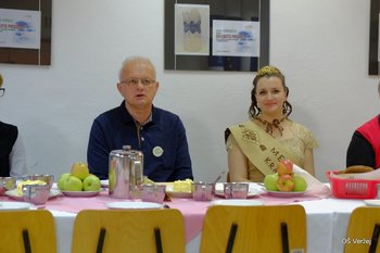 Medena kraljica obiskala OŠ in vrtec Veržej