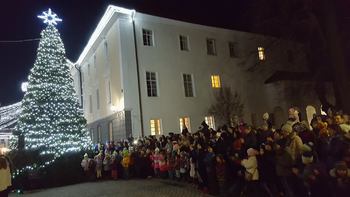 Prihod Božička v organizaciji OOZ Radovljica