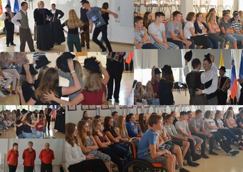 FOLKLORNA SKUPINA JURIJ VODOVNIK ZAPLESALA NA GIMNAZIJI
