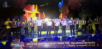 Mirnopeški harmonikarji spet navdušili