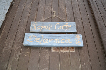 Imate doma izdelek, ki se vam je poškodoval, pa bi ga radi še uporabljali? Odnesite ga v Repair Café!