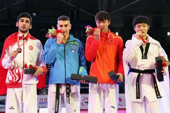 Patrik Divković postal mladinski svetovni prvak v taekwondoju