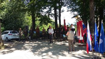 Tovariško srečanje članov in simpatizerjev združenj borcev za vrednote NOB, Dolenjske in Bele krajine na Debencu
