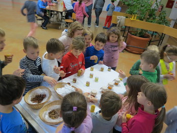 Za slovenski zajtrk lokalno pridelana hrana