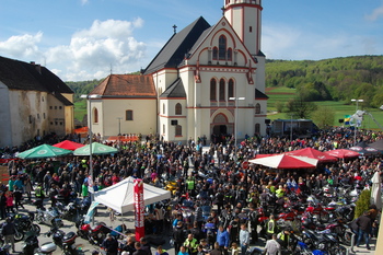 ROHNEČI VELIKONOČNI PONEDELJEK  V MIRNI PEČI