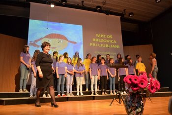 Pesem pomladi 2017 - čestitke OPZ Brezovica, MPZ Brezovica in zborovodkinji Sonji Sojer
