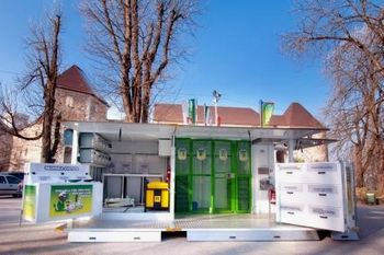 Premična zbiralnica za nevarne gospodinjske odpadke ter odpadno električno in elektronsko opremo