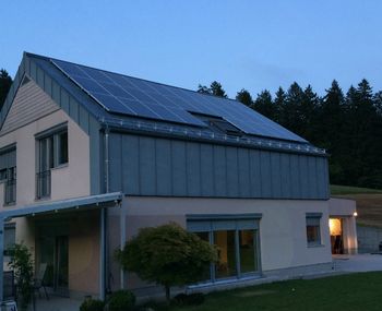 S sončnimi elektrarnami po poti energetske samooskrbe